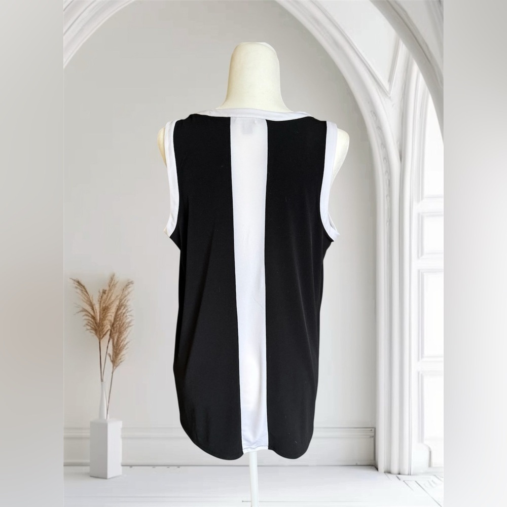 Banana Republic Black Tank Top with White Accents - Picture 4 of 6